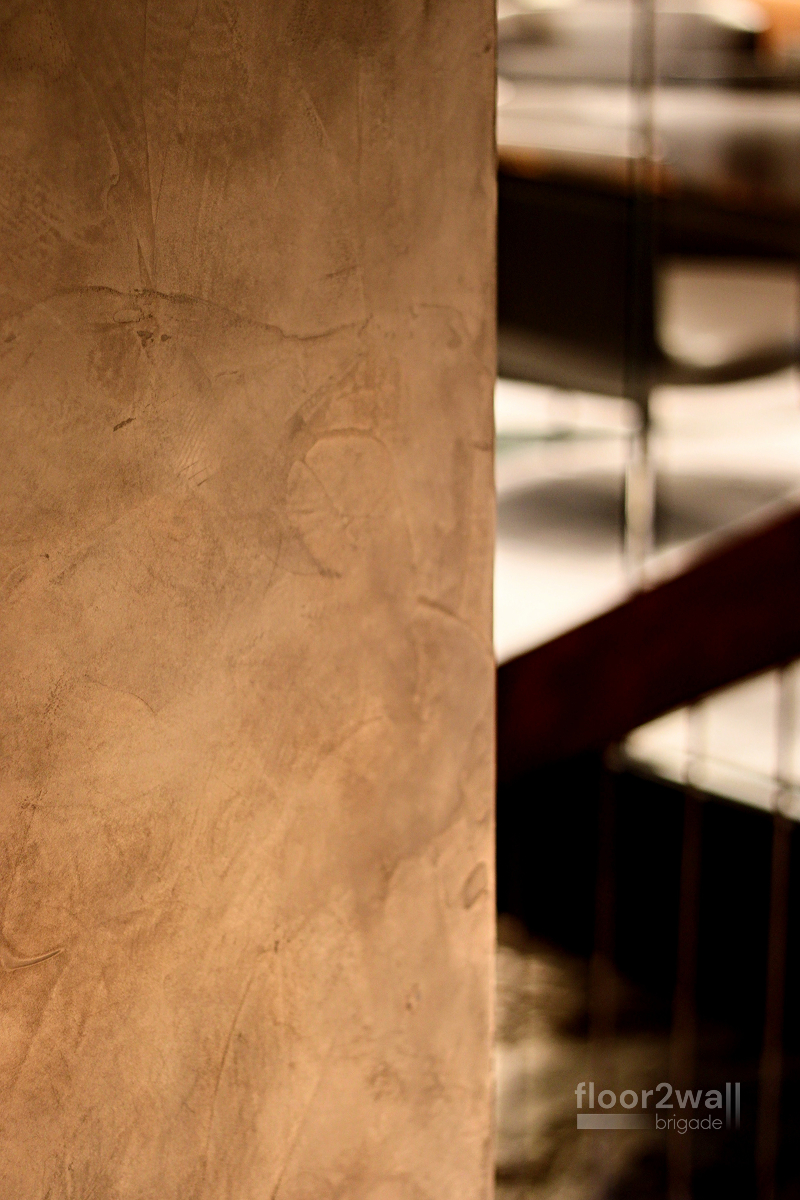 Leon Hotel Budapest oszlop bronz